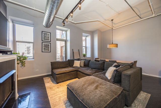500 S Clinton Street 242, Chicago, IL 60607