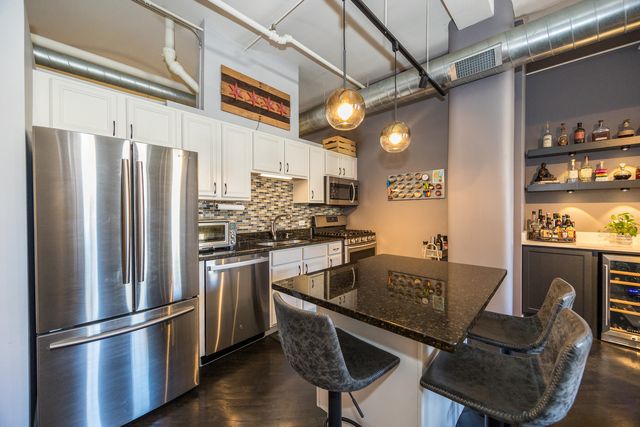 500 S Clinton Street 242, Chicago, IL 60607