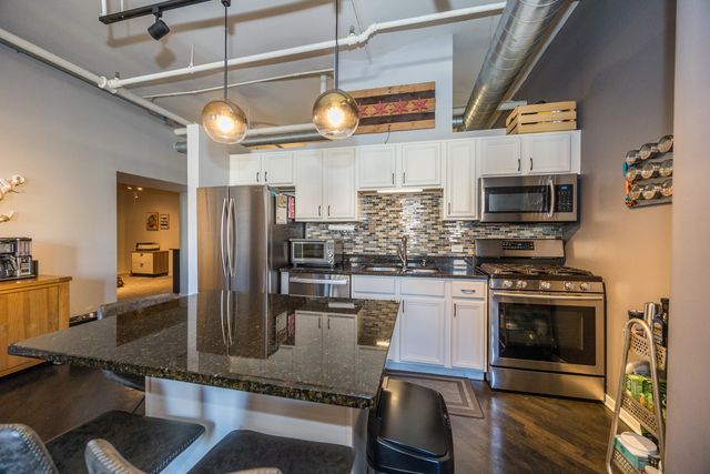 500 S Clinton Street 242, Chicago, IL 60607