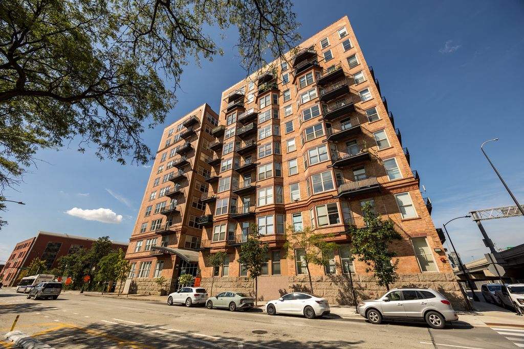 500 S Clinton Street 242, Chicago, IL 60607