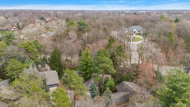 2275 FOREST GLEN, West Bloomfield Charter Township, MI 48324