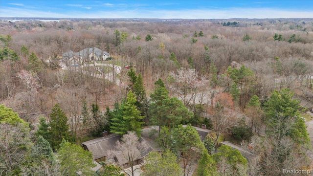 2275 FOREST GLEN, West Bloomfield Charter Township, MI 48324