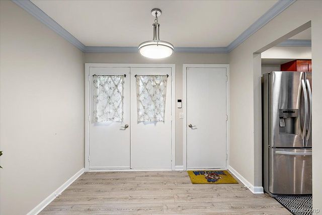 2275 FOREST GLEN, West Bloomfield Charter Township, MI 48324