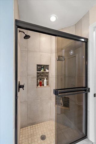 2275 FOREST GLEN, West Bloomfield Charter Township, MI 48324