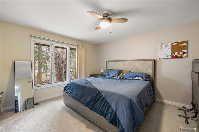 2275 FOREST GLEN, West Bloomfield Charter Township, MI 48324