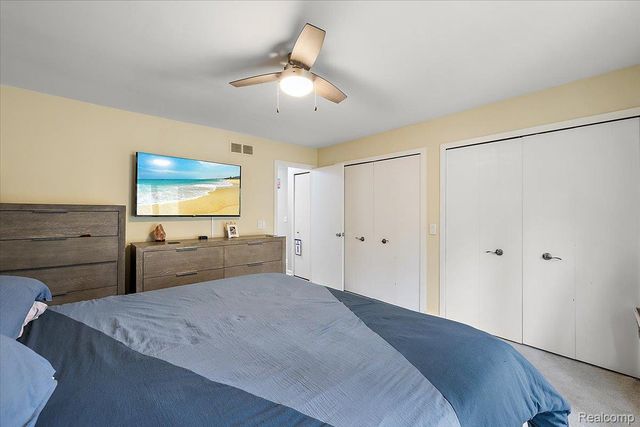 2275 FOREST GLEN, West Bloomfield Charter Township, MI 48324