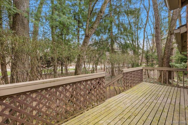 2275 FOREST GLEN, West Bloomfield Charter Township, MI 48324