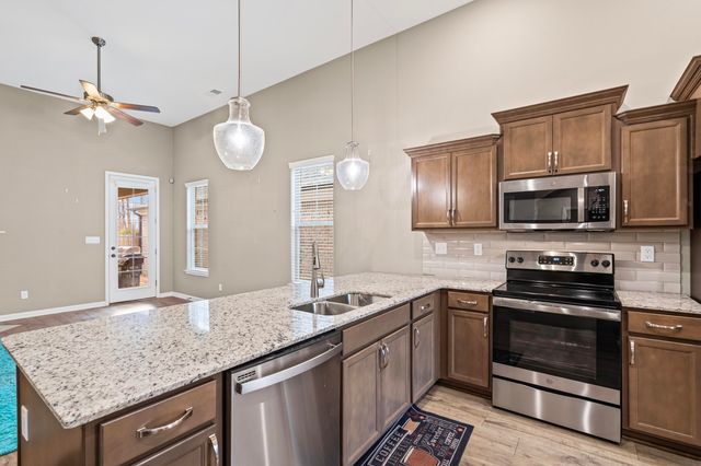 90 CHICKASAW TRACE DR, Oakland, TN 38060