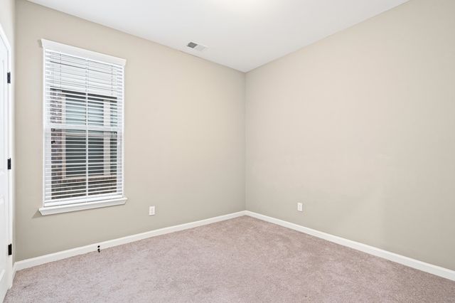 90 CHICKASAW TRACE DR, Oakland, TN 38060