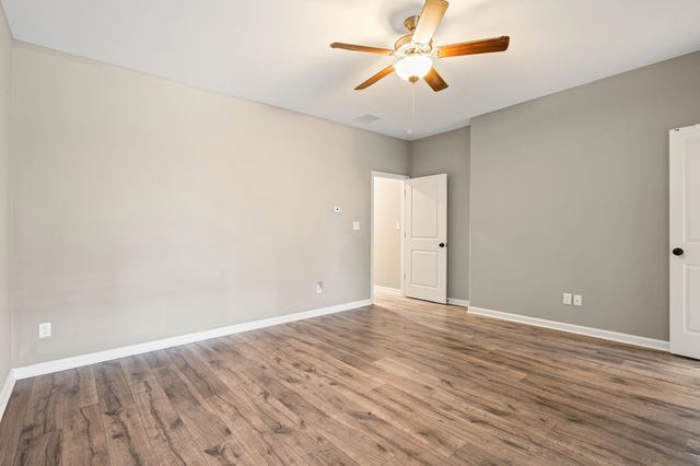 90 CHICKASAW TRACE DR, Oakland, TN 38060