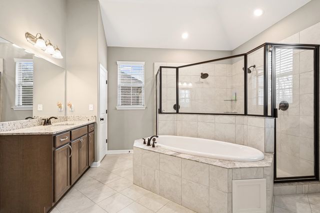 90 CHICKASAW TRACE DR, Oakland, TN 38060