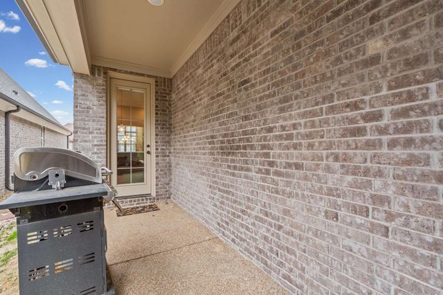 90 CHICKASAW TRACE DR, Oakland, TN 38060