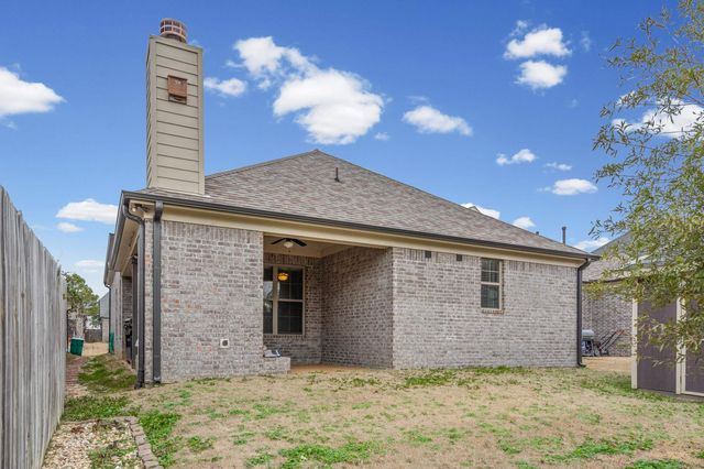 90 CHICKASAW TRACE DR, Oakland, TN 38060