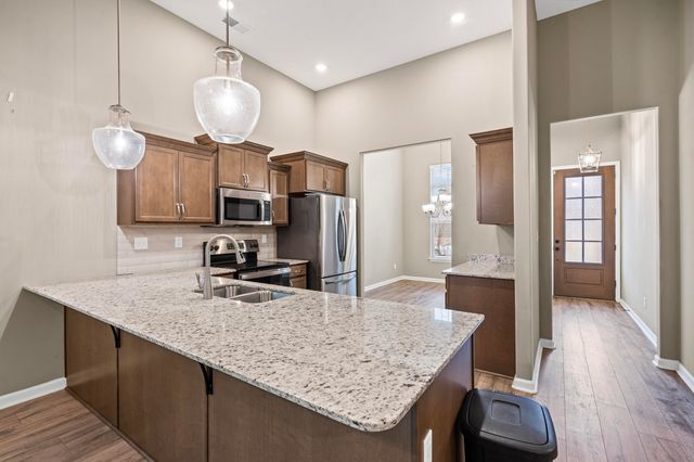 90 CHICKASAW TRACE DR, Oakland, TN 38060