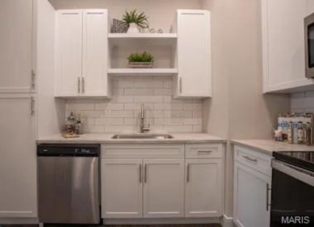 226 E Lockwood Avenue 206, St Louis, MO 63119