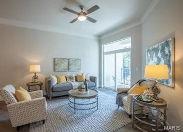 226 E Lockwood Avenue 206, St Louis, MO 63119