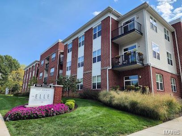 226 E Lockwood Avenue 206, St Louis, MO 63119