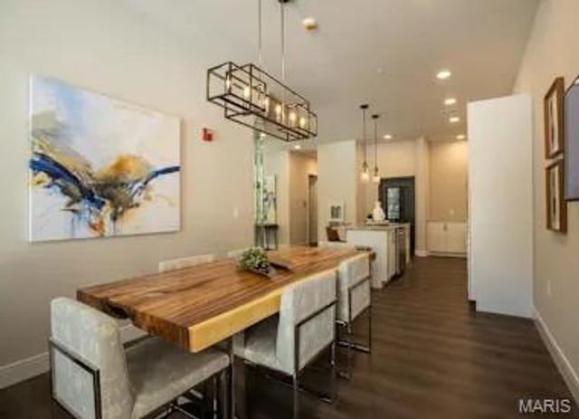 226 E Lockwood Avenue 206, St Louis, MO 63119