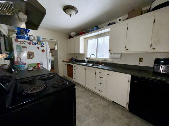 201 Lake Hills Drive, Concord, MI 49237