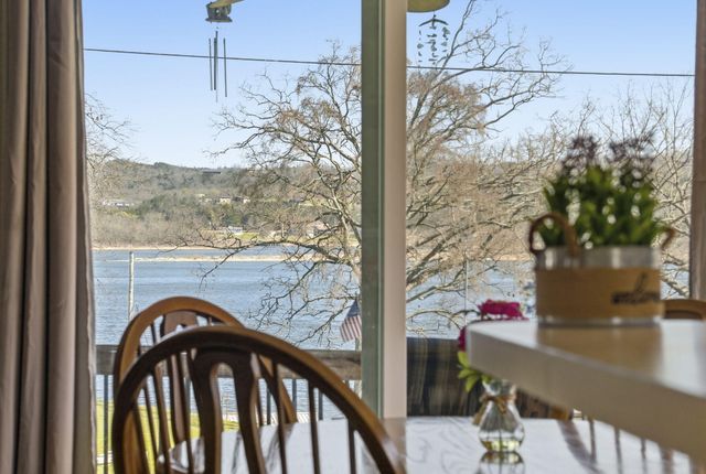 209 Lake Circle Drive, Galena, MO 65656