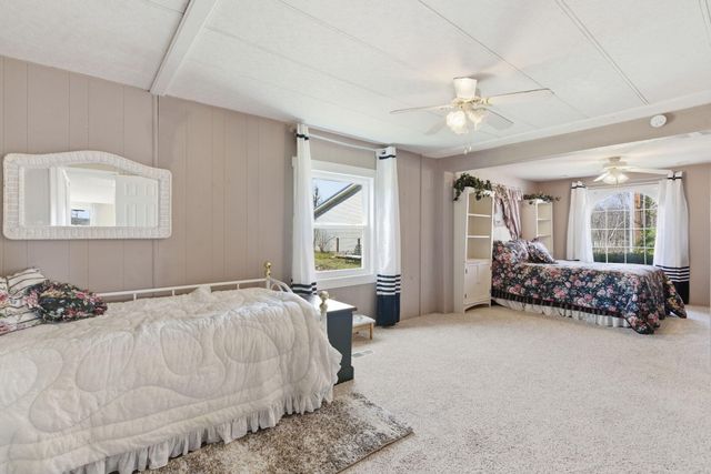 209 Lake Circle Drive, Galena, MO 65656