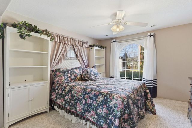 209 Lake Circle Drive, Galena, MO 65656