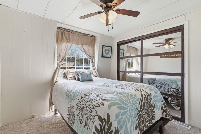 209 Lake Circle Drive, Galena, MO 65656