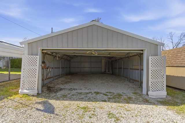 209 Lake Circle Drive, Galena, MO 65656