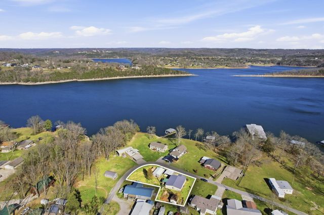 209 Lake Circle Drive, Galena, MO 65656