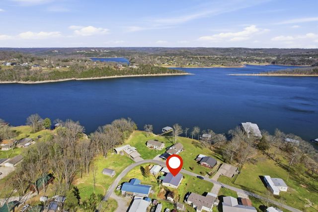 209 Lake Circle Drive, Galena, MO 65656