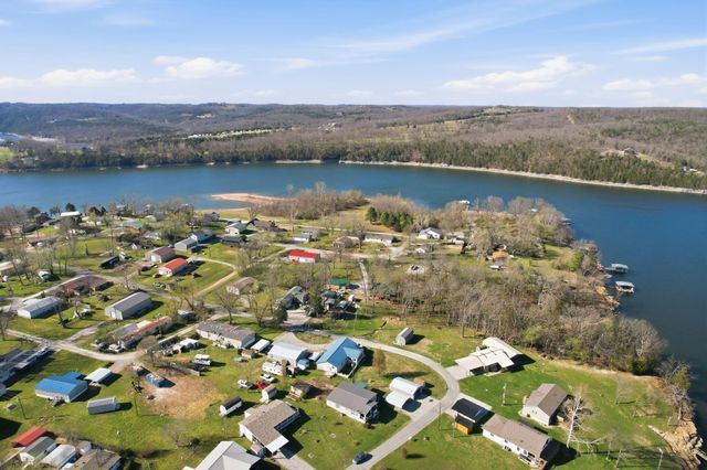209 Lake Circle Drive, Galena, MO 65656