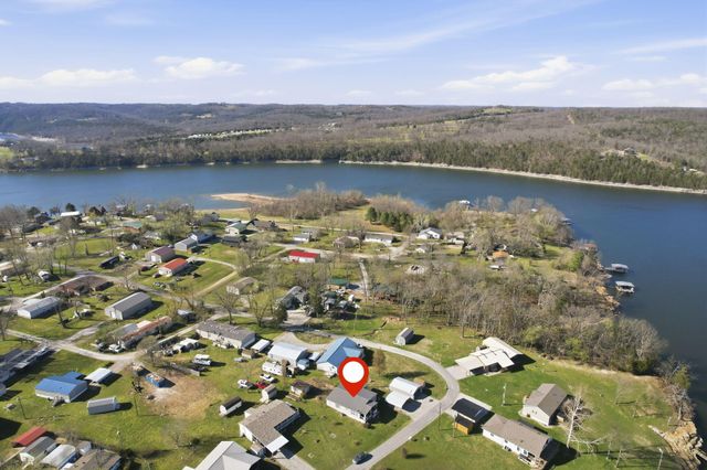 209 Lake Circle Drive, Galena, MO 65656