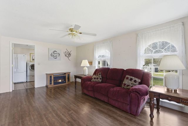 209 Lake Circle Drive, Galena, MO 65656