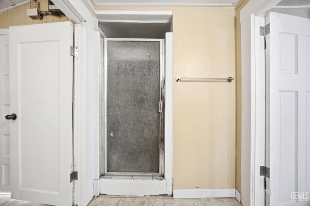 2418 N Inyo Street, Bakersfield, CA 93305