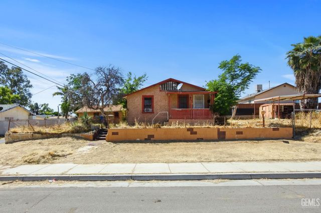 2418 N Inyo Street, Bakersfield, CA 93305