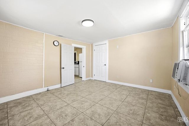 2418 N Inyo Street, Bakersfield, CA 93305