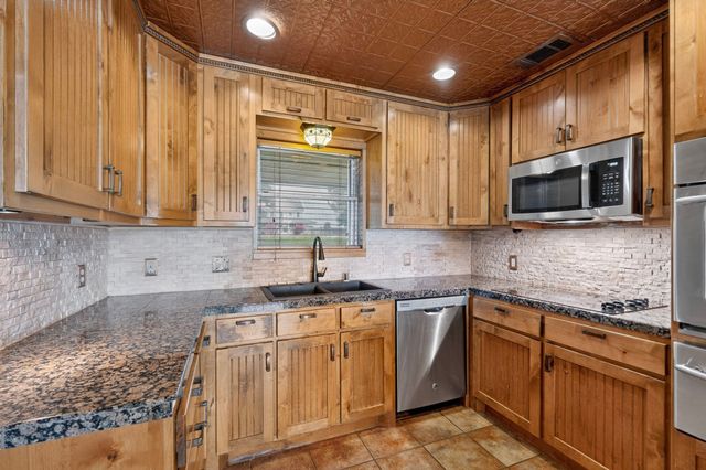 1090 Ashford Lane, Midlothian, TX 76065