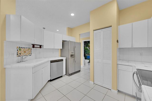 160 NW 97th Terrace, Coral Springs, FL 33071