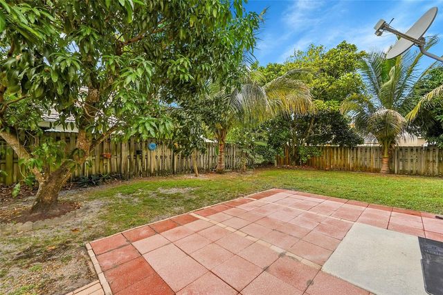 160 NW 97th Terrace, Coral Springs, FL 33071