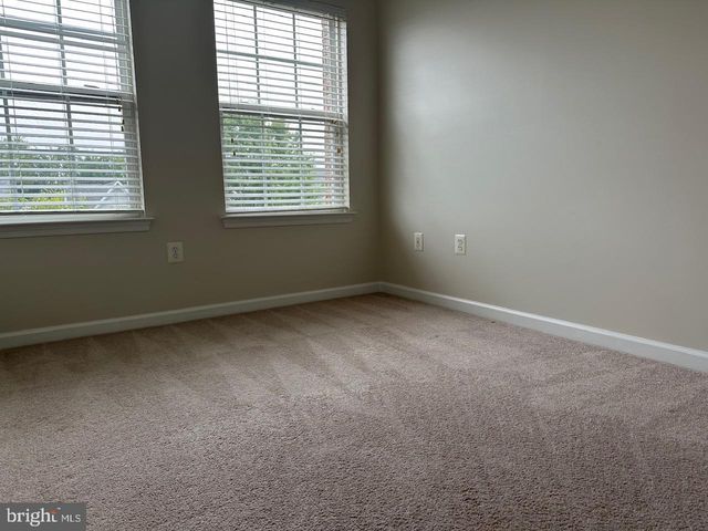 1310 SAUNDERS DR, Fredericksburg, VA 22401