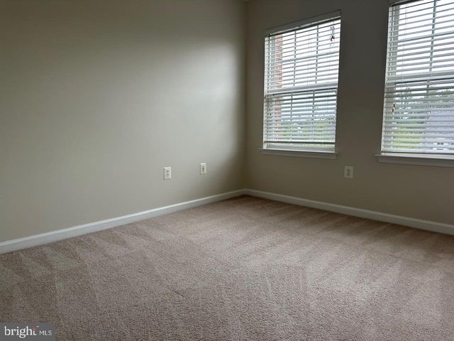 1310 SAUNDERS DR, Fredericksburg, VA 22401