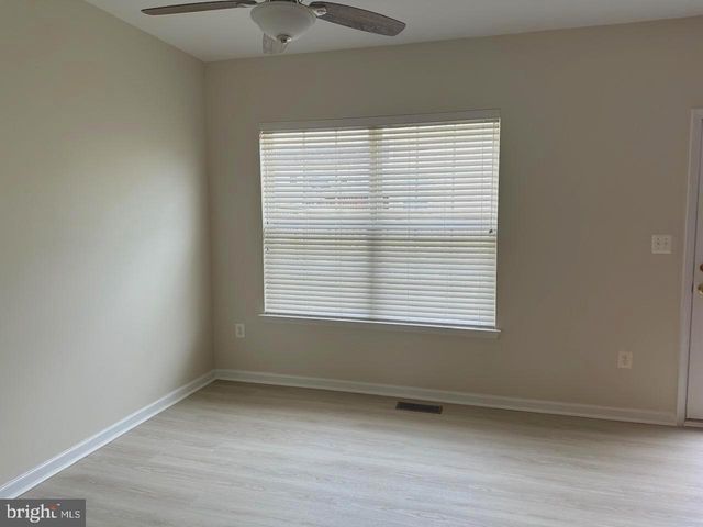 1310 SAUNDERS DR, Fredericksburg, VA 22401