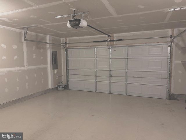 1310 SAUNDERS DR, Fredericksburg, VA 22401