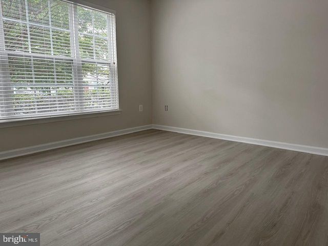 1310 SAUNDERS DR, Fredericksburg, VA 22401