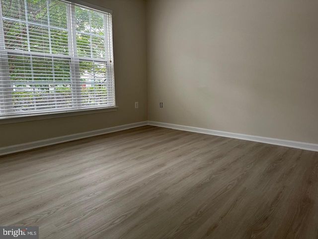 1310 SAUNDERS DR, Fredericksburg, VA 22401