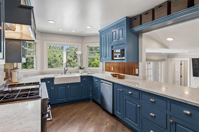 103 Toyon Court, Woodside, CA 94062