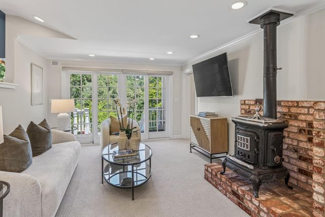 103 Toyon Court, Woodside, CA 94062