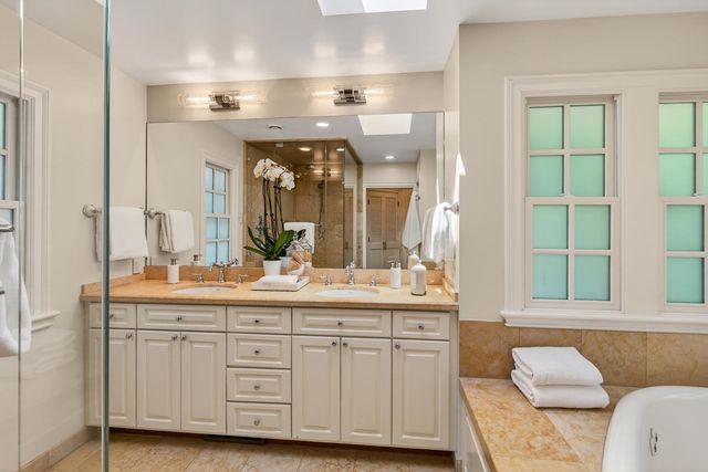 103 Toyon Court, Woodside, CA 94062