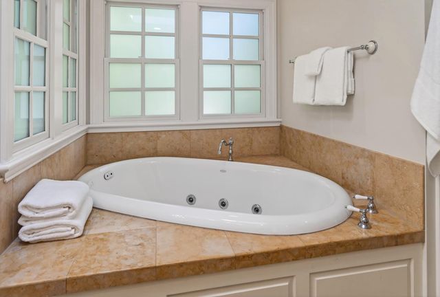 103 Toyon Court, Woodside, CA 94062