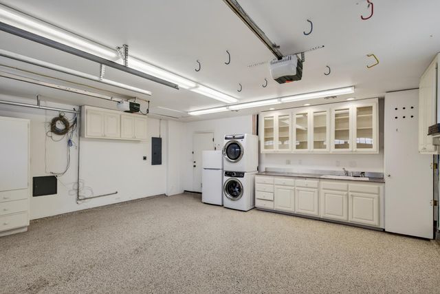 103 Toyon Court, Woodside, CA 94062